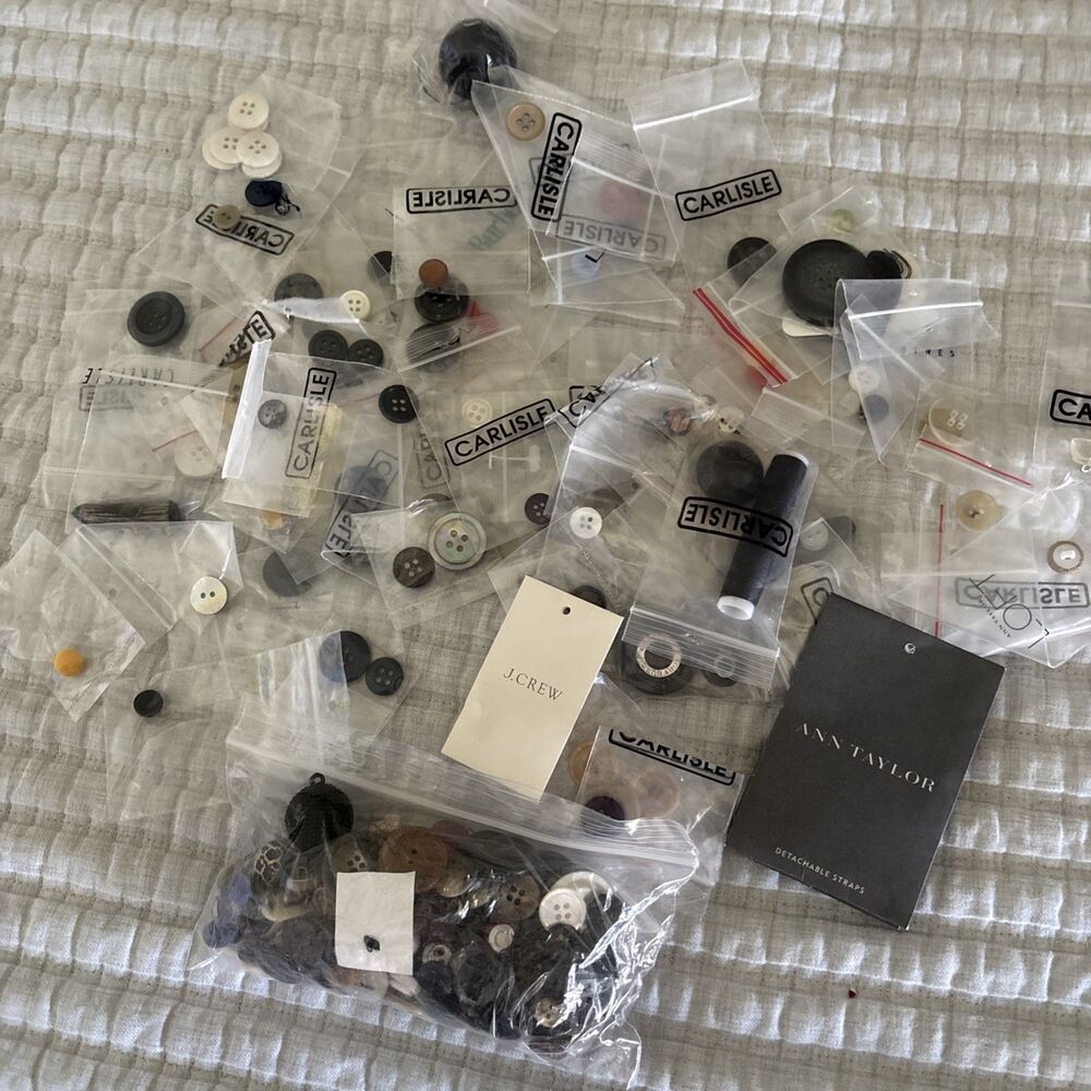 Huge Lot Of Misc Buttons J Crew Ann Taylor Misc Buttons)( Metal & Plast) Craft